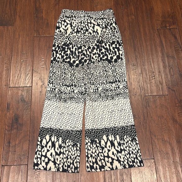 Small ROBERT LOUIS Chic Black and White Patterned Pants - Picture 4 of 11